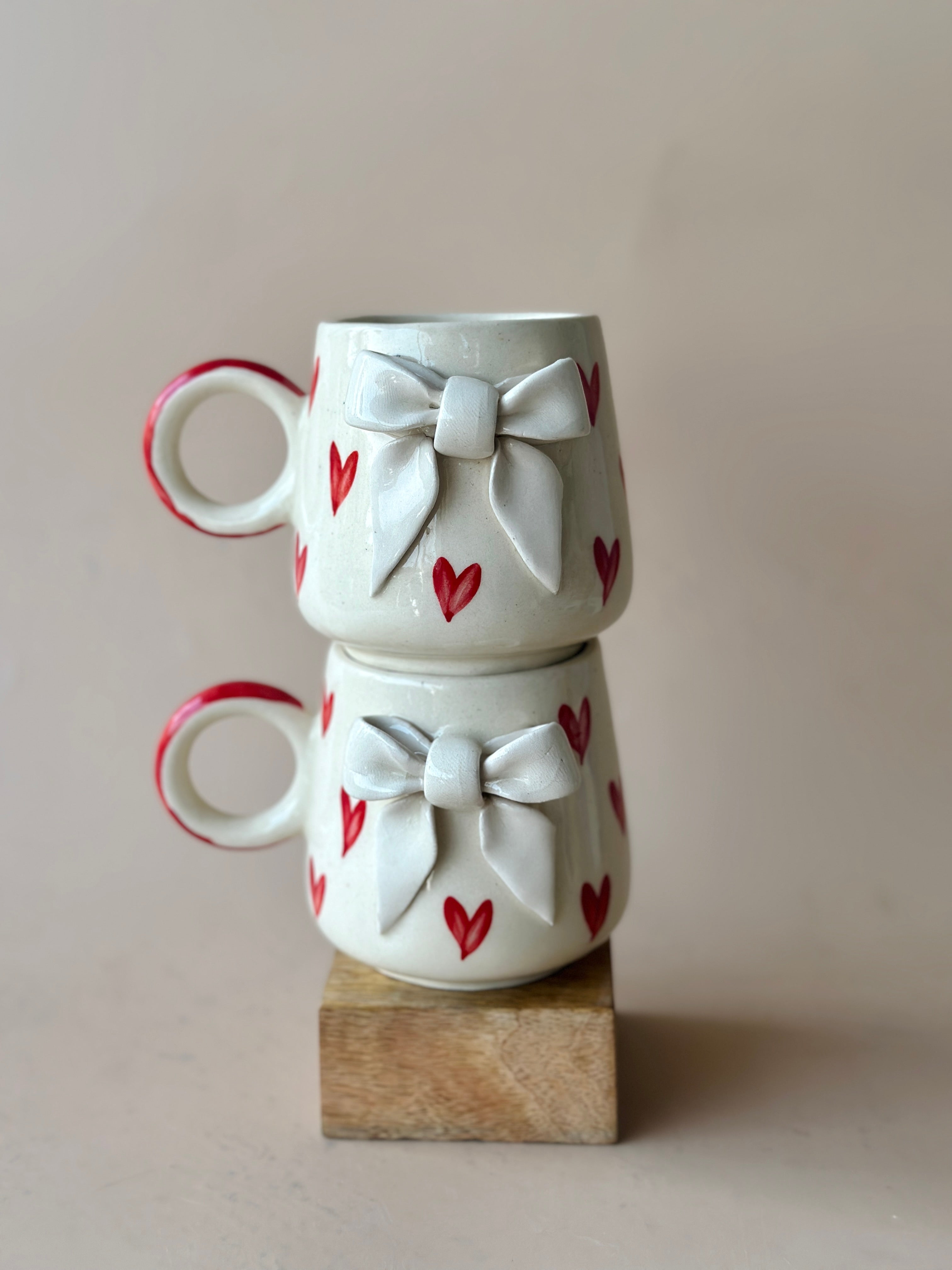 Dramatic Big Bow Mug - White