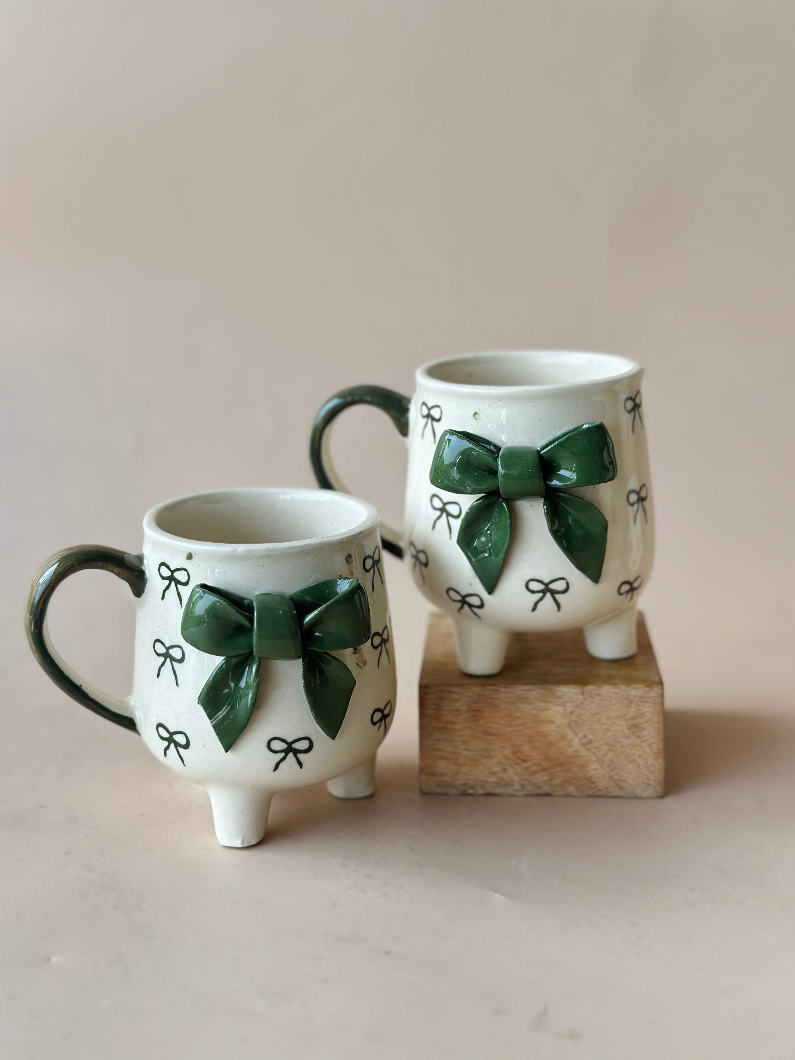 Dramatic Big Bow Mug - Green