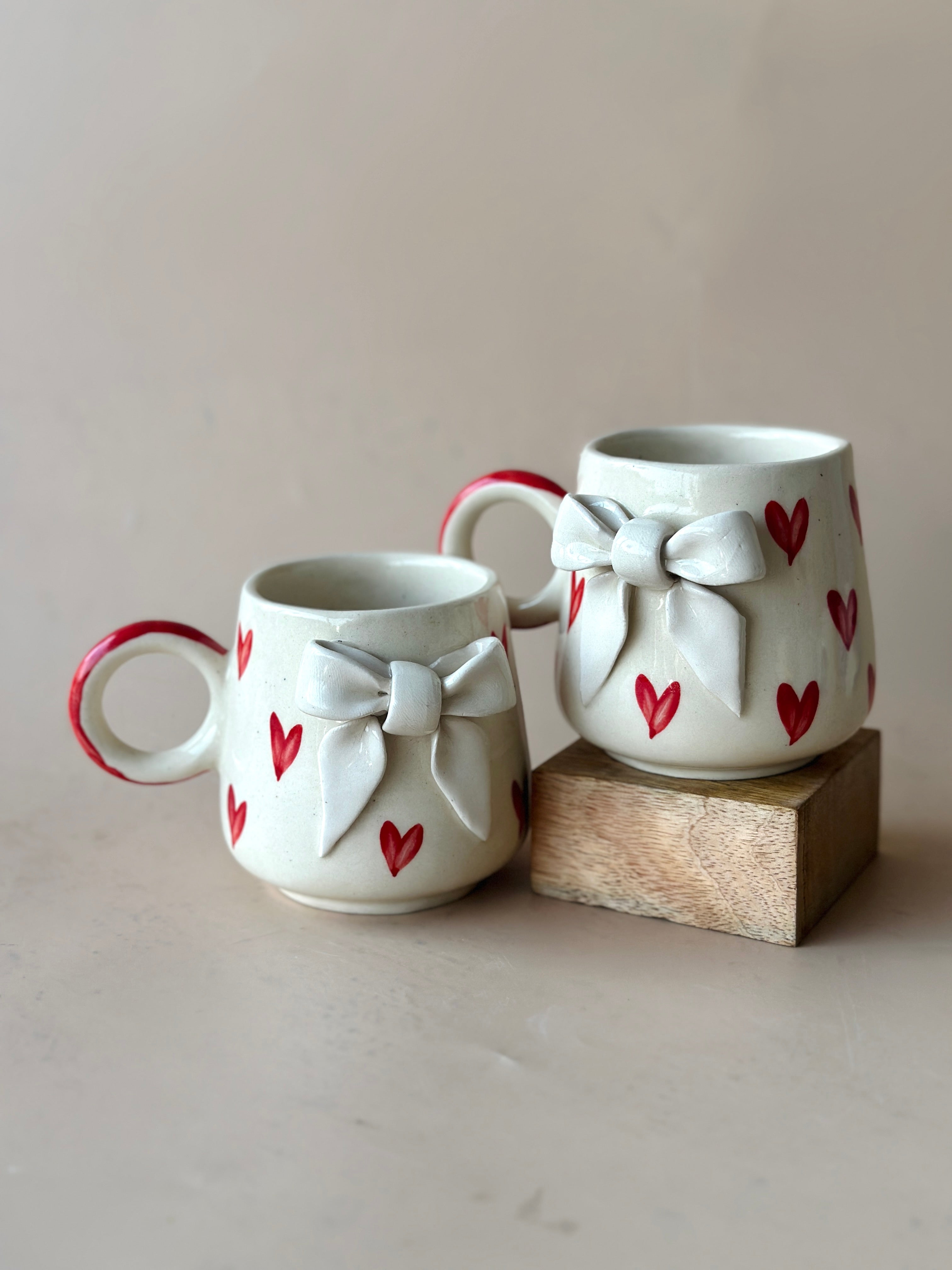 Dramatic Big Bow Mug - White