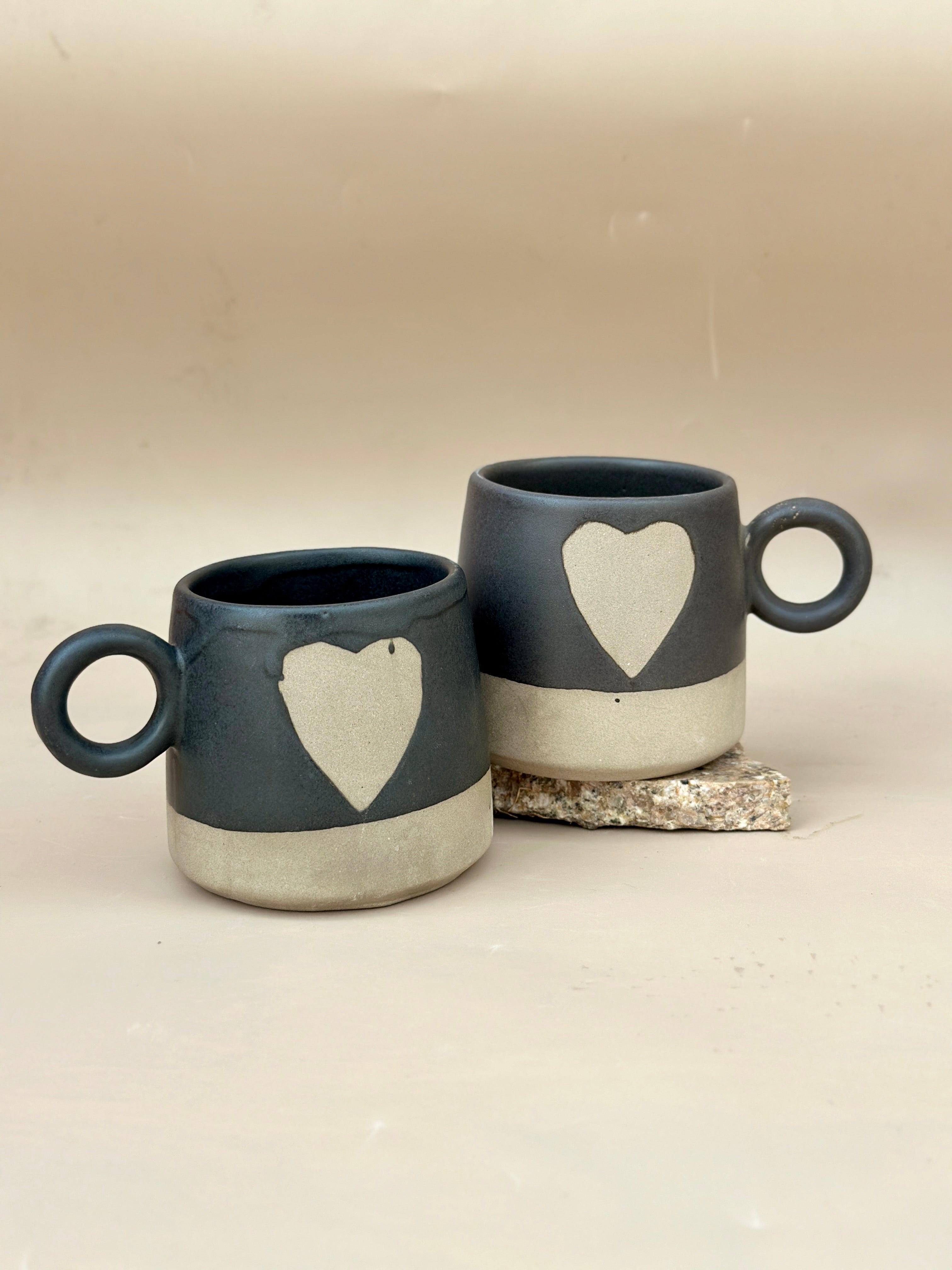 Love Happens Here Mug Black- 450ml